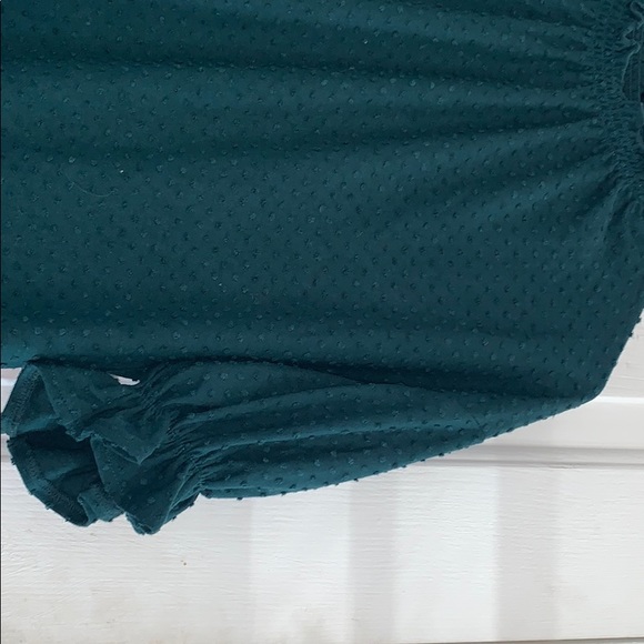 Emerald green color push blouse - Picture 2 of 4